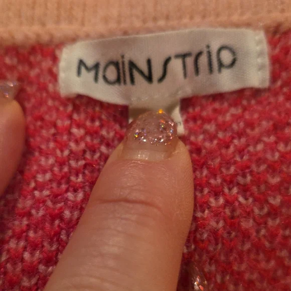 Main Strip Peach V-Neck Sweater with Pink and Orange Kiss Prints - Picture 2 of 5